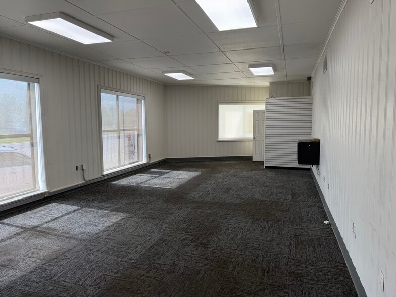More Photos Of 1731 S Agnew Ave, Oklahoma City Warehouse For Sale