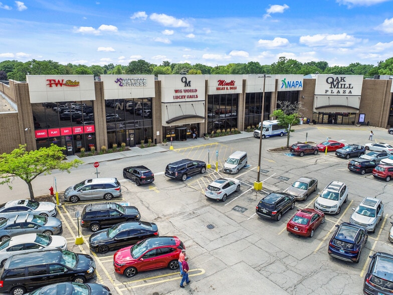 Primary Photo Of 7900 N Milwaukee Ave, Niles Unknown For Lease