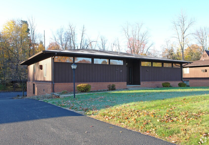 Primary Photo Of 147-167 Shields Rd, Youngstown Apartments For Sale