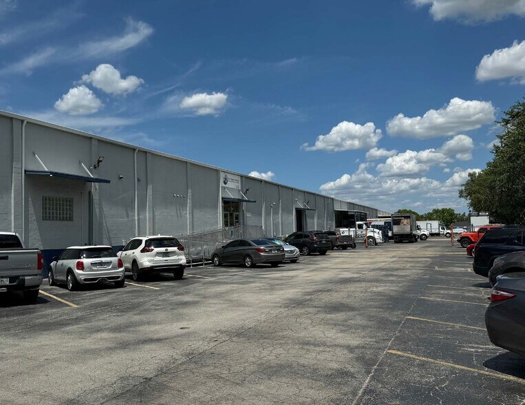 Primary Photo Of 3760 Fowler St, Fort Myers Distribution For Lease