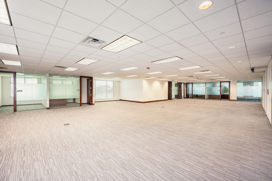 More Photos Of 1000 Ridgeway Loop, Memphis Office For Lease