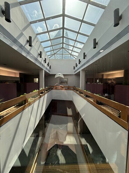 More Photos Of 501 W Bay St, Jacksonville Office For Lease