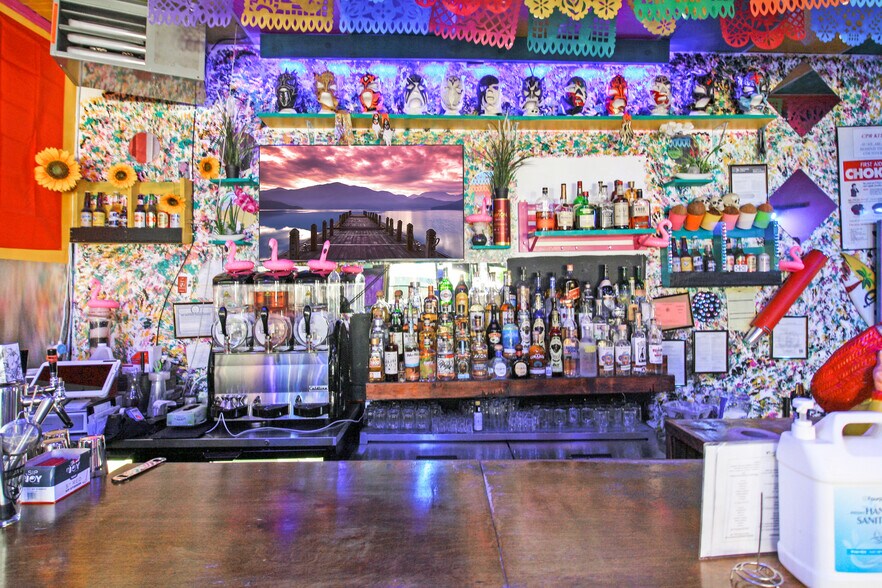 More Photos Of 146 Knickerbocker Ave, Brooklyn Storefront Retail Residential For Lease