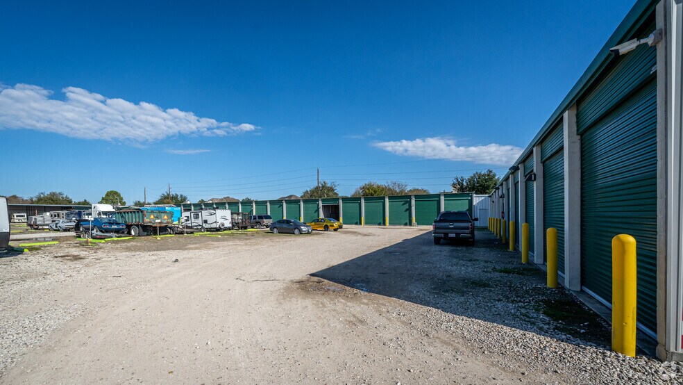 More Photos Of 15500 Voss Rd, Sugar Land Unknown For Sale