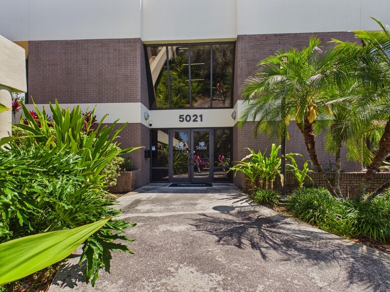 More Photos Of 5021 W Laurel St, Tampa Loft Creative Space For Sale