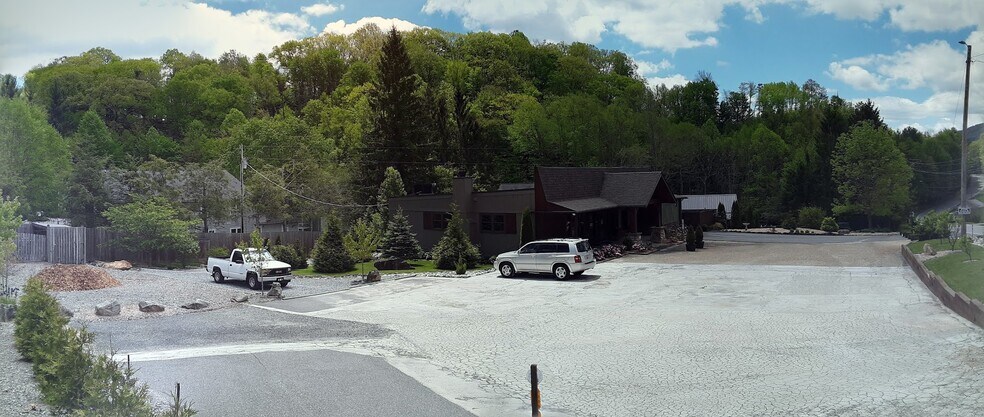 More Photos Of 444 Beech Mountain Pky, Beech Mountain Office For Lease