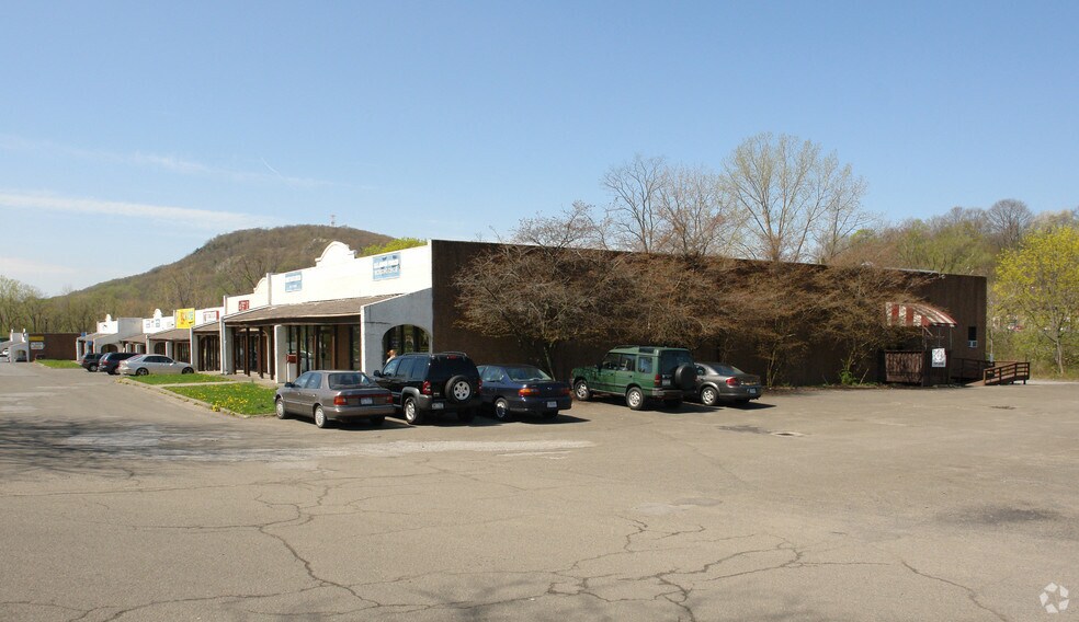 More Photos Of 136 Lake St, Newburgh Storefront For Lease