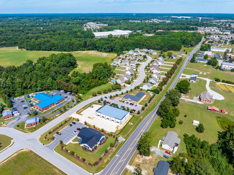 More Photos Of 982 Adams Point Dr, Garner Flex For Lease