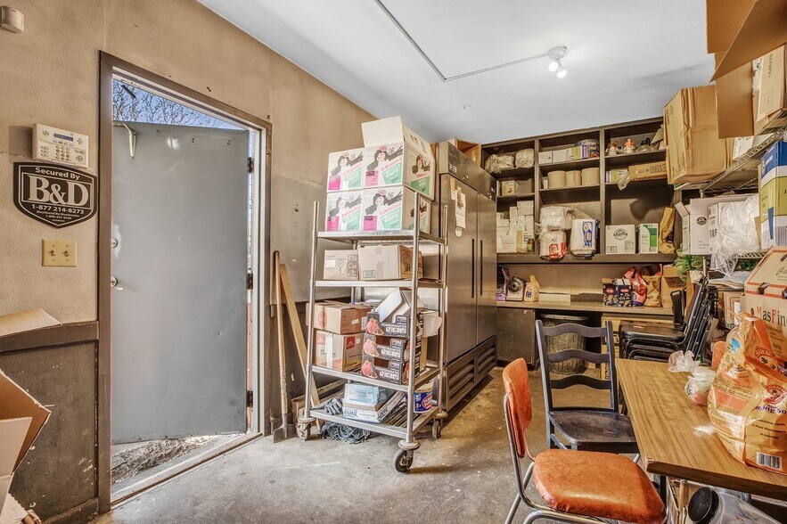More Photos Of 3158 Larimer St, Denver Restaurant For Sale