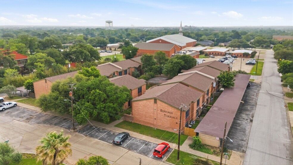 More Photos Of 611 S Ennis St, Bryan Apartments For Sale