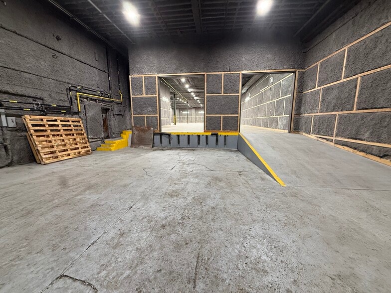 More Photos Of 1539 Covert St, Ridgewood Warehouse For Lease