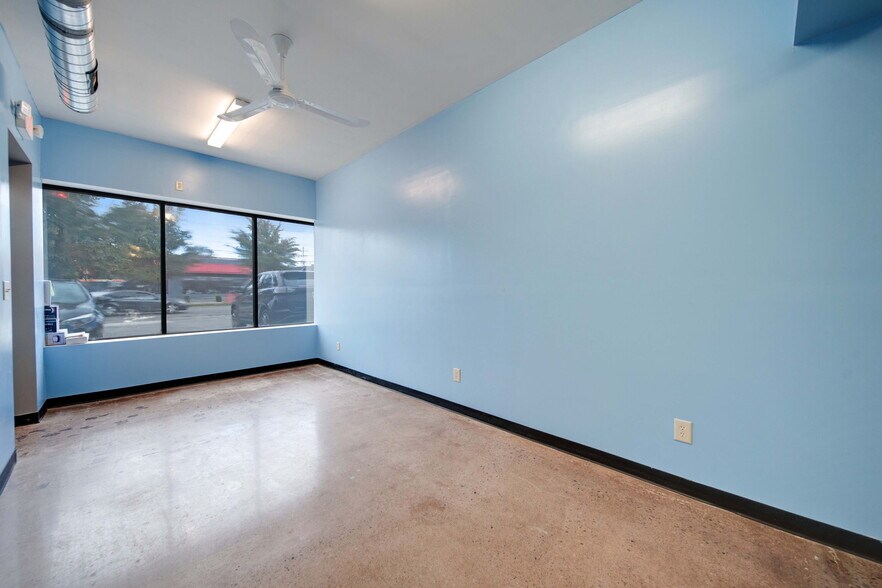 More Photos Of 4133 E Main St, Columbus Storefront Retail Office For Sale