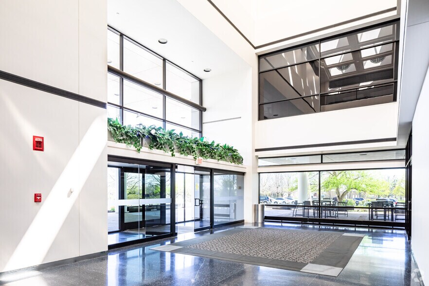 More Photos Of 4949 Harrison Ave, Rockford Office For Lease