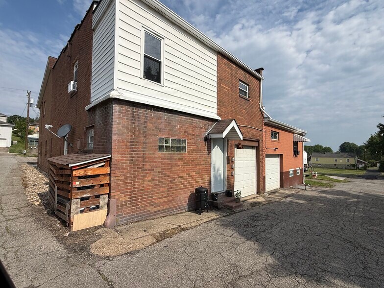 More Photos Of 106 Columbus Way, Weirton Apartments For Sale