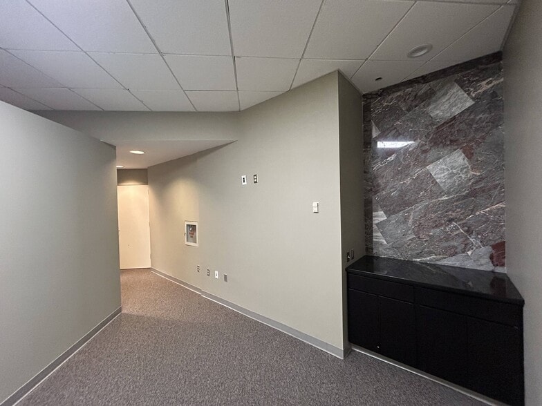 More Photos Of 4901 Hunt Rd, Blue Ash Office For Lease
