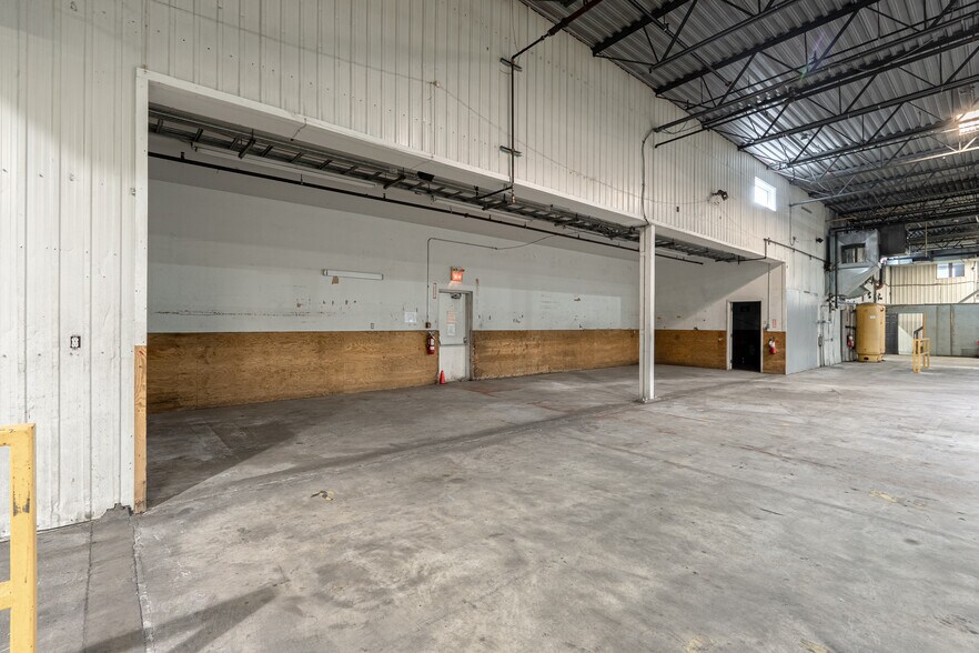 More Photos Of 60 Rue Sheard, Coaticook Industrial For Sale
