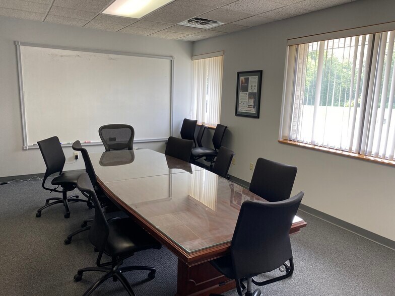 More Photos Of 2804 Boilermaker Ct, Valparaiso Office For Sale