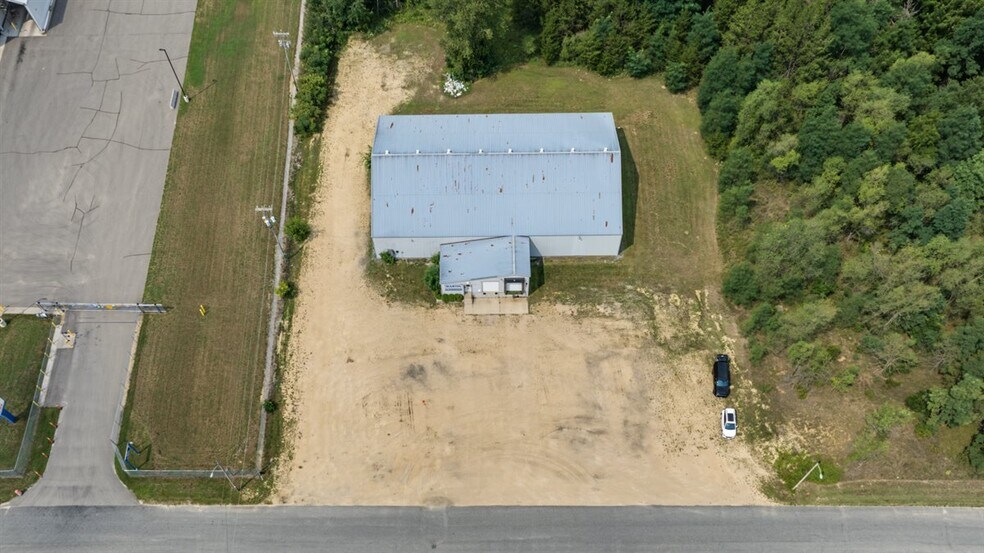 More Photos Of 211 Toro Rd, Tomah Warehouse For Lease