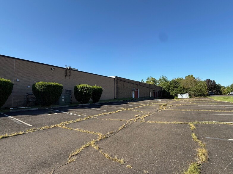 More Photos Of 300 Enterprise Ln, Colmar Warehouse For Sale