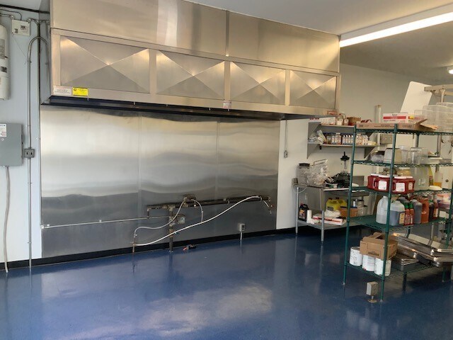 More Photos Of 2107 Harrison Ave, Wilmington Light Distribution For Sale