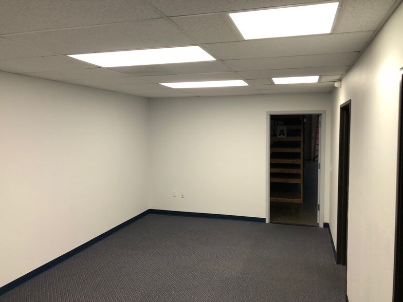 More Photos Of 7177 Convoy Ct, San Diego Unknown For Lease