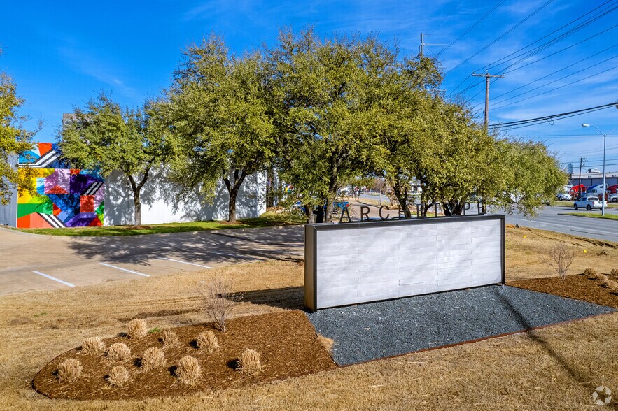 More Photos Of 3137 Irving Blvd, Dallas Unknown For Lease