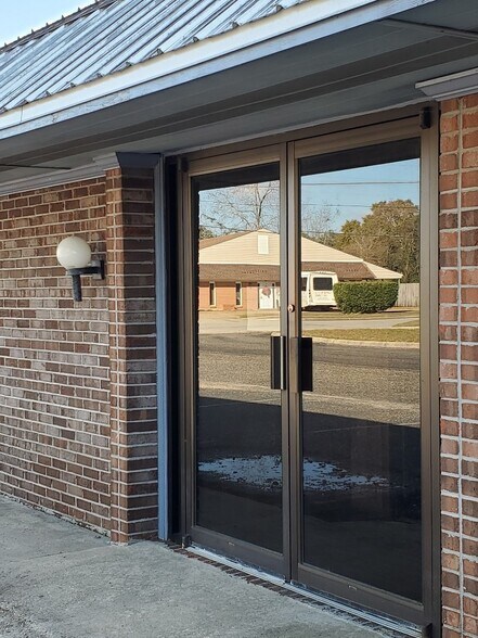 More Photos Of 406 Dothan Rd, Abbeville Office For Sale