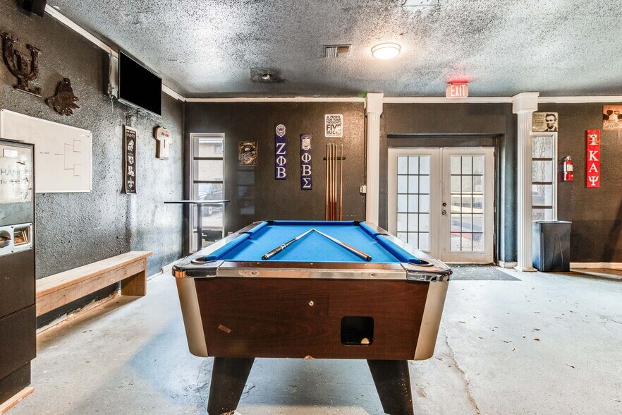 More Photos Of 417 NE Evangeline, Lafayette Medical For Sale
