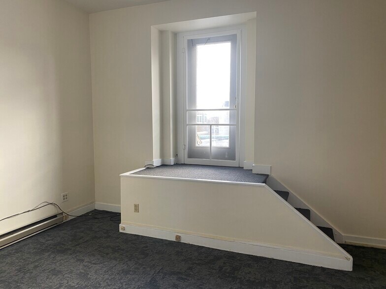 More Photos Of 17 Elk St, Albany Office For Lease