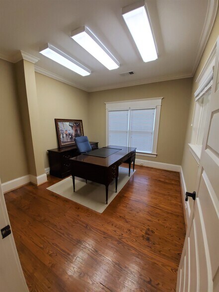 More Photos Of 235 S Glynn St, Fayetteville Office For Lease