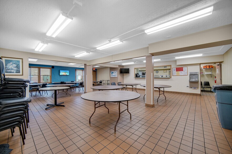 More Photos Of 17430 Dixie Highway, East Hazel Crest Healthcare For Sale