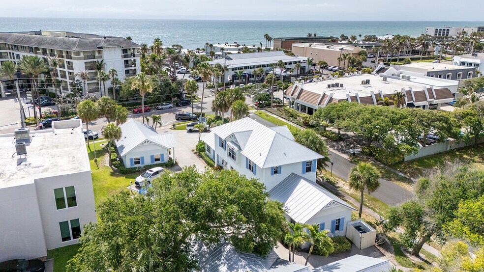 More Photos Of 3509 Ocean Dr, Vero Beach Flex For Sale