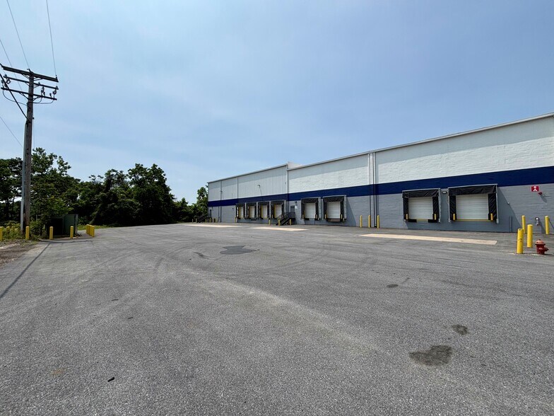 More Photos Of 4625 Hollins Ferry Rd, Halethorpe Unknown For Lease