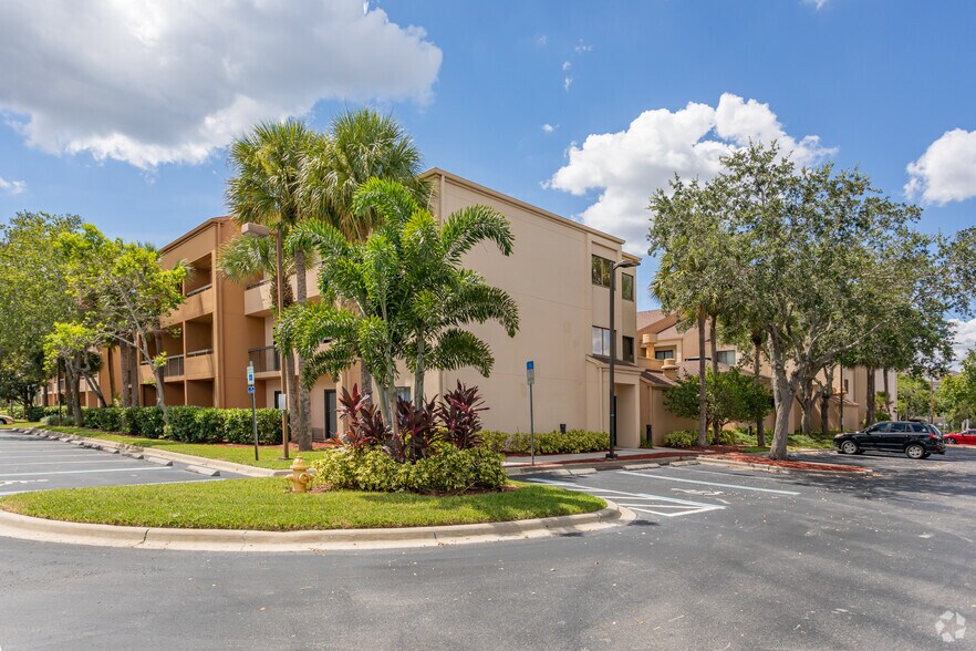 More Photos Of 4455 Metro Pky, Fort Myers Hotel For Sale