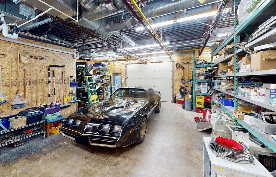 More Photos Of 108 Bond St, Winnipeg Office For Sale