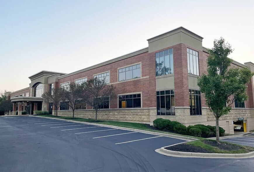 More Photos Of 8250 Kenwood Crossing Way, Cincinnati Medical For Lease