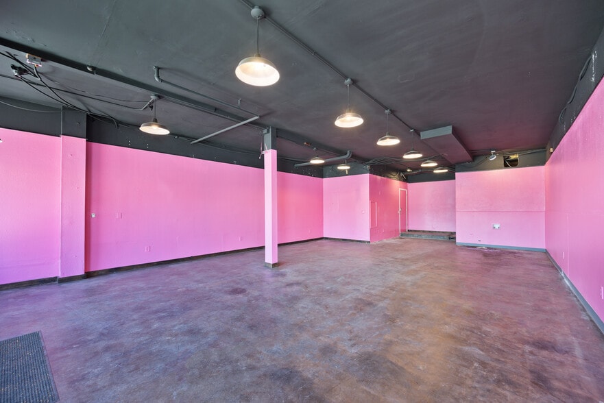 More Photos Of 611-615 E Balboa Blvd, Newport Beach Storefront Retail Residential For Sale