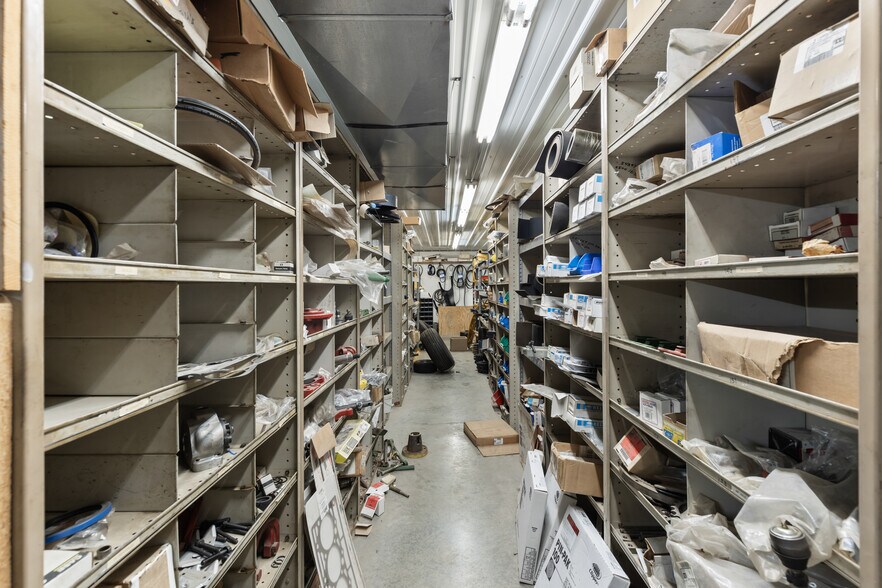 More Photos Of 60 US-54 Hwy, El Dorado Springs General Retail For Sale