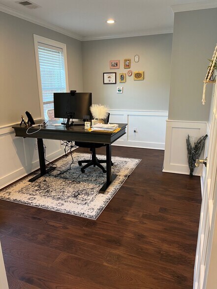 More Photos Of 437 Naubuc Ave, Glastonbury Office For Sale