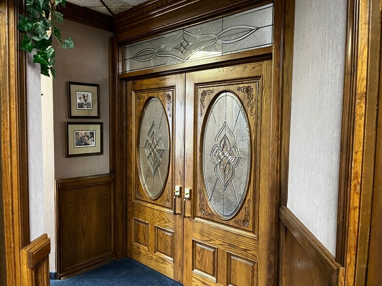 More Photos Of 3585 W Beechwood Ave, Fresno Office For Sale