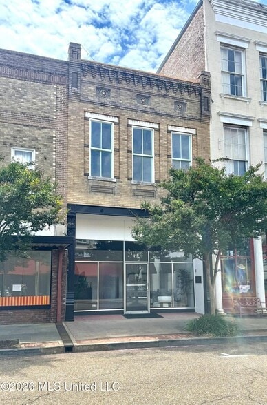 Primary Photo Of 412 Main St, Natchez General Retail For Sale