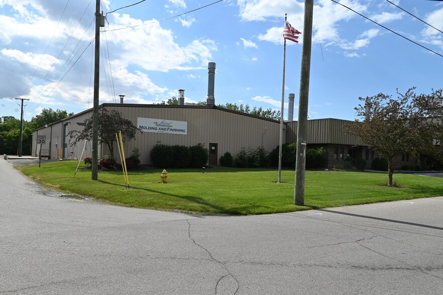 Primary Photo Of 1000 N Morton St, Portland Distribution For Sale