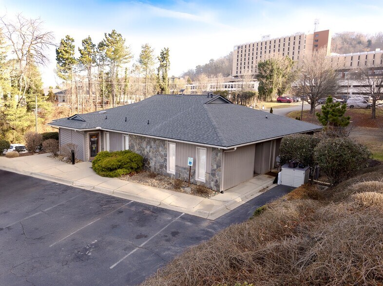 More Photos Of 6 Brooklet St, Asheville Medical For Sale