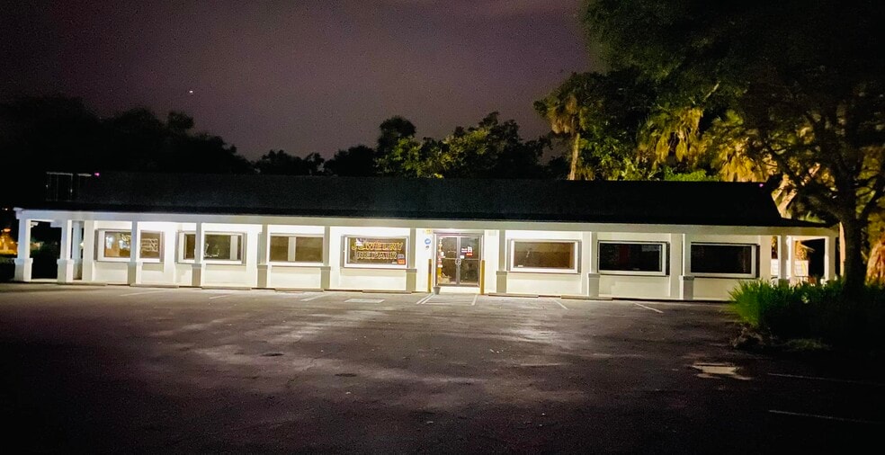 More Photos Of 6350 Bayshore Rd, North Fort Myers Freestanding For Sale