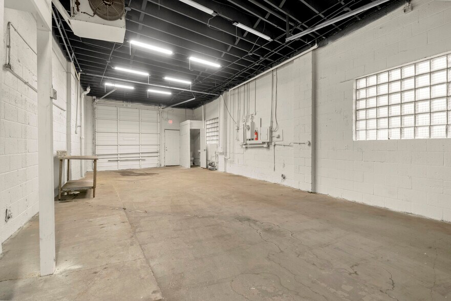 More Photos Of 35812 W Michigan Ave, Wayne Carwash For Lease