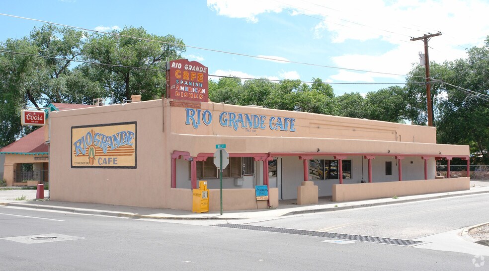 Primary Photo Of 100 Los Alamos Hwy, Espanola Restaurant For Sale