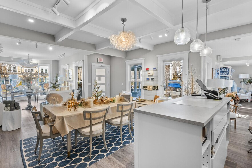 More Photos Of 515 MA-28, Harwich Port Storefront Retail Residential For Sale