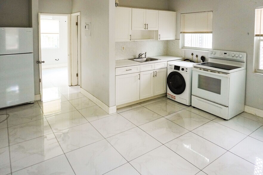 More Photos Of 426 NW 14th Ave, Fort Lauderdale Apartments For Sale