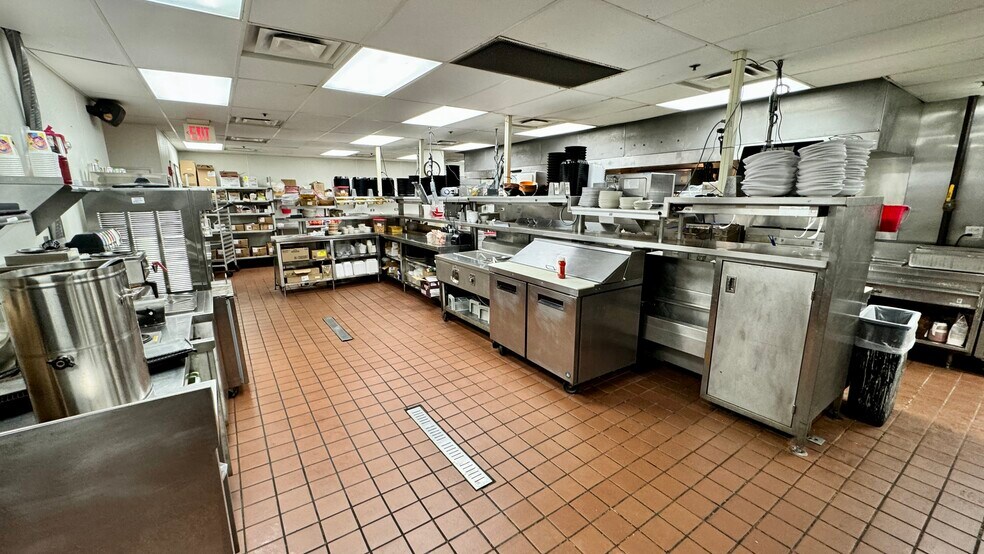 More Photos Of 3333 Hwy 10 E, Moorhead Restaurant For Sale