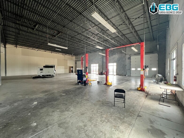 More Photos Of 708 E Houston St, Anna Warehouse For Lease